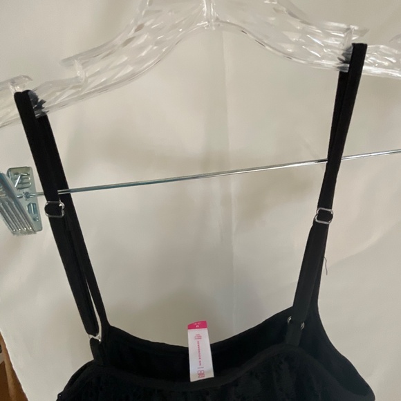 No Boundaries Lace dress - Picture 6 of 8